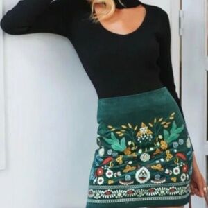 Simplee’s Risky Business Corduroy BerryGo Bodycon Floral Embroidered Small